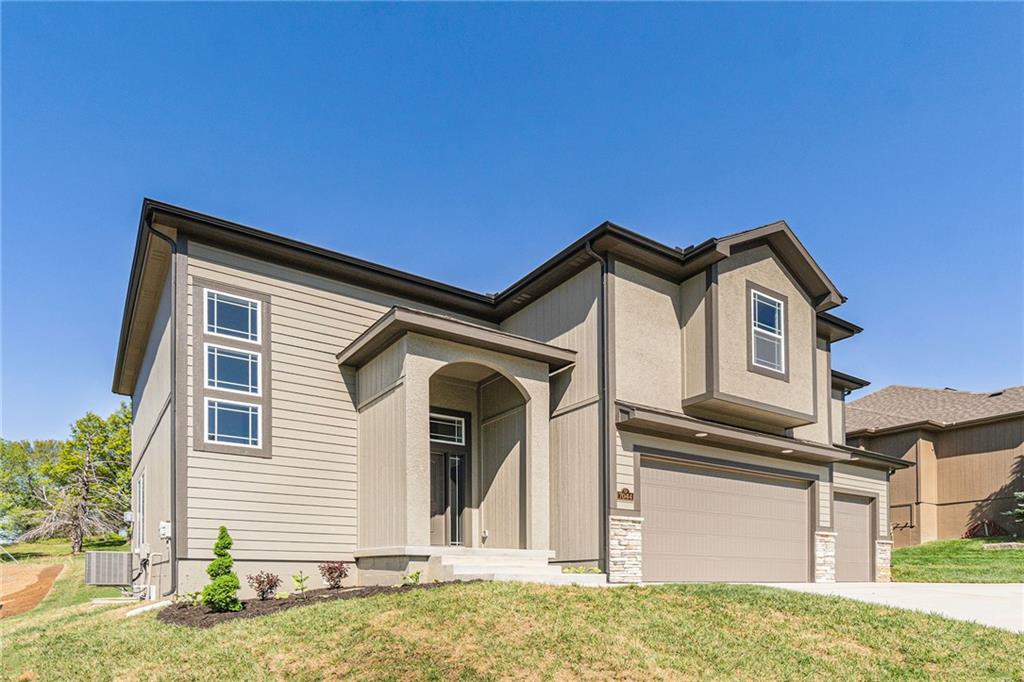 Listing Photo MLS #HMS2387645