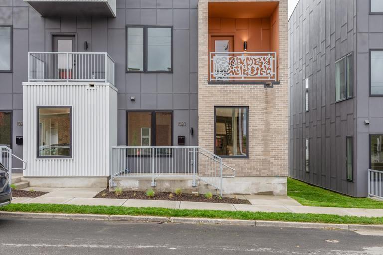 Listing Photo MLS #HMS2546853