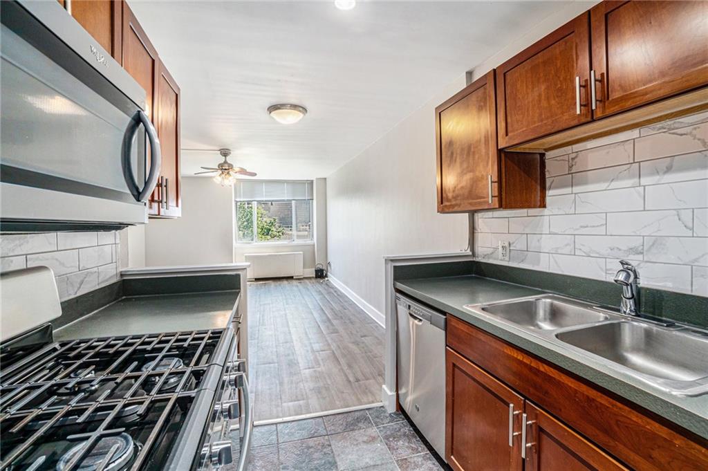 Listing Photo MLS #HMS2551319