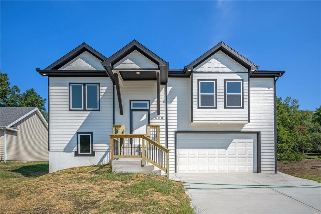 Listing Photo MLS #HMS2553810