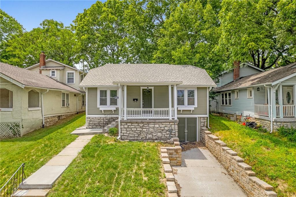 Listing Photo MLS #HMS2555871