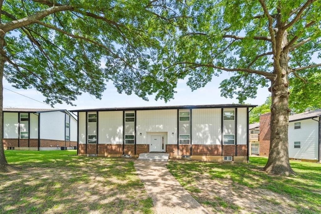 Listing Photo MLS #HMS2557339