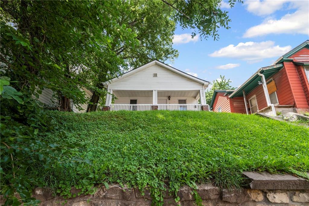 Listing Photo MLS #HMS2562778