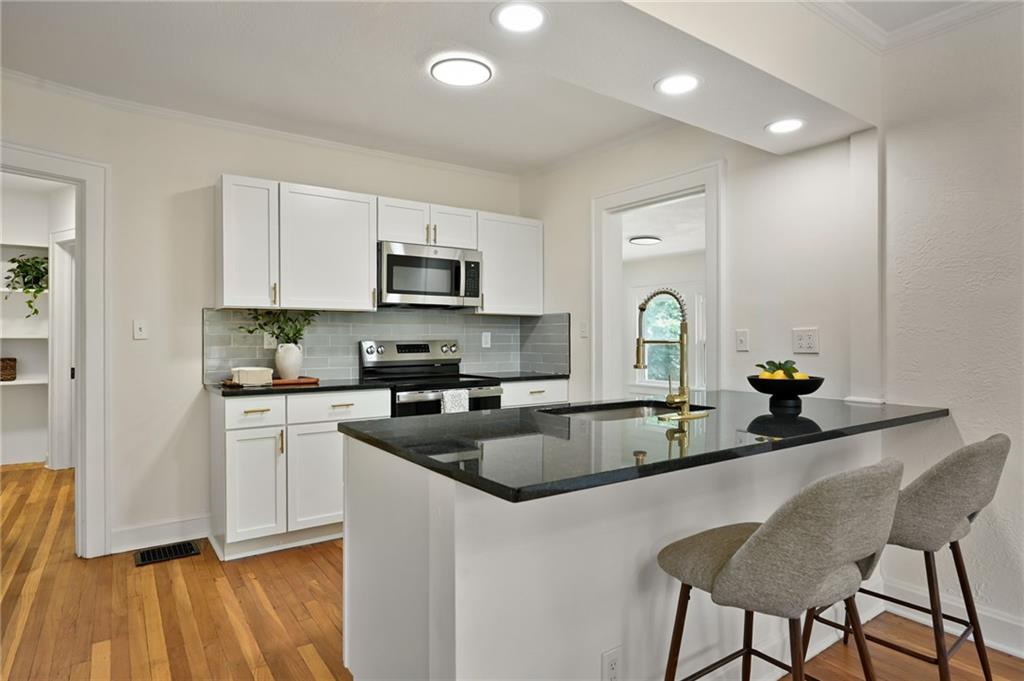 Listing Photo MLS #HMS2569040