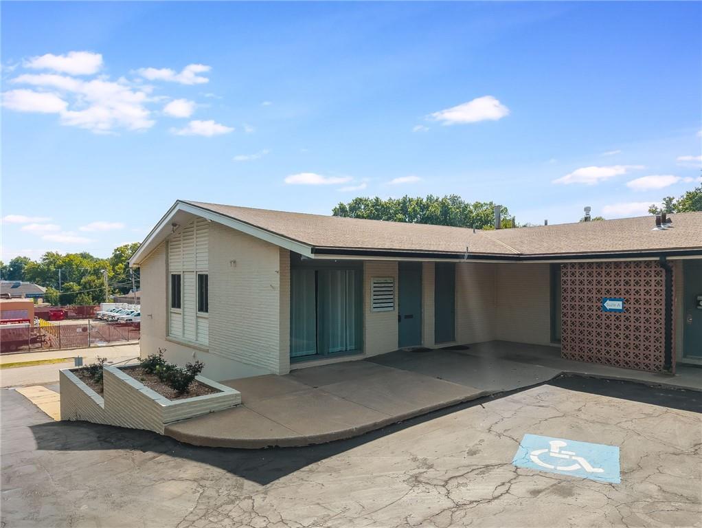 Listing Photo MLS #HMS2569351