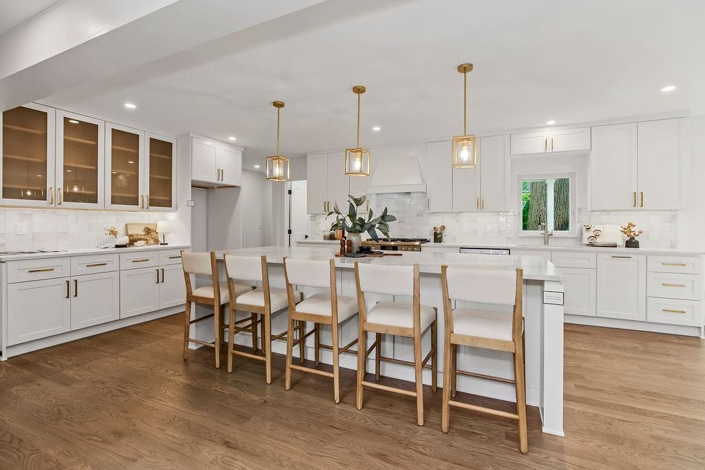 Listing Photo MLS #HMS2570379