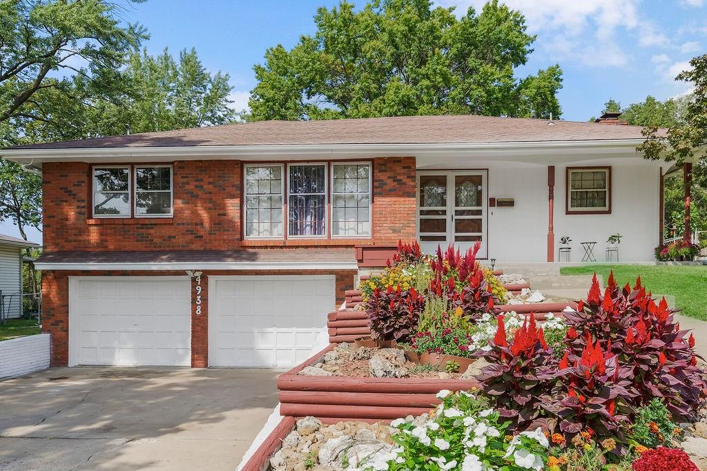 Listing Photo MLS #HMS2570458