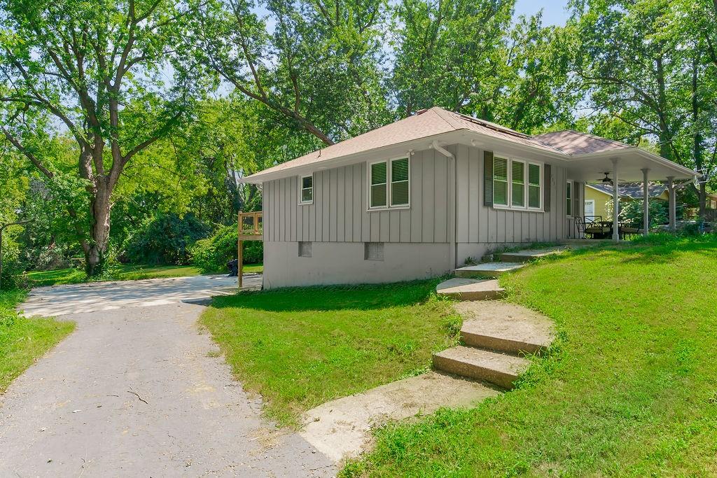 Listing Photo MLS #HMS2571053