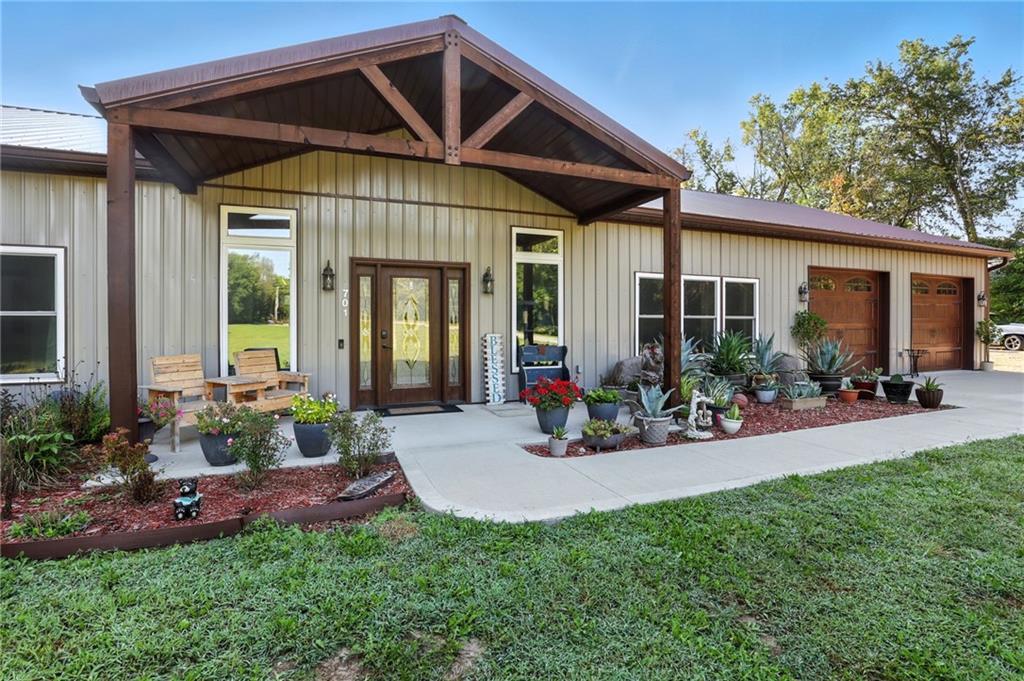 Listing Photo MLS #HMS2571930