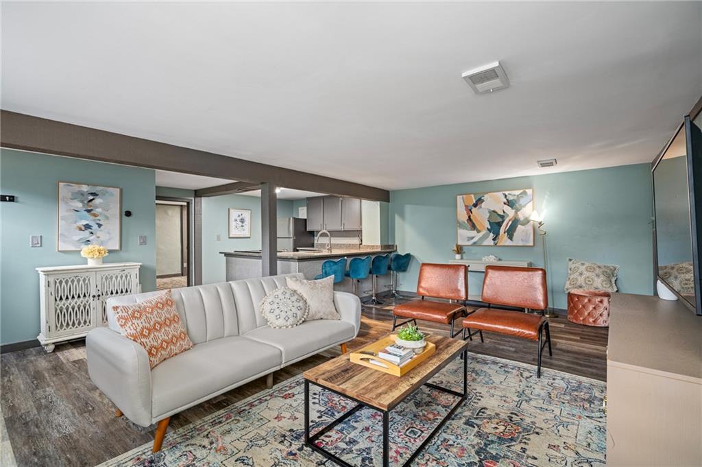 Listing Photo MLS #HMS2572092