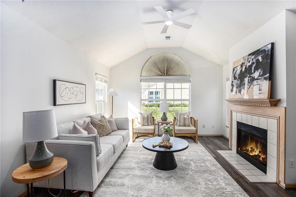 Listing Photo MLS #HMS2572666