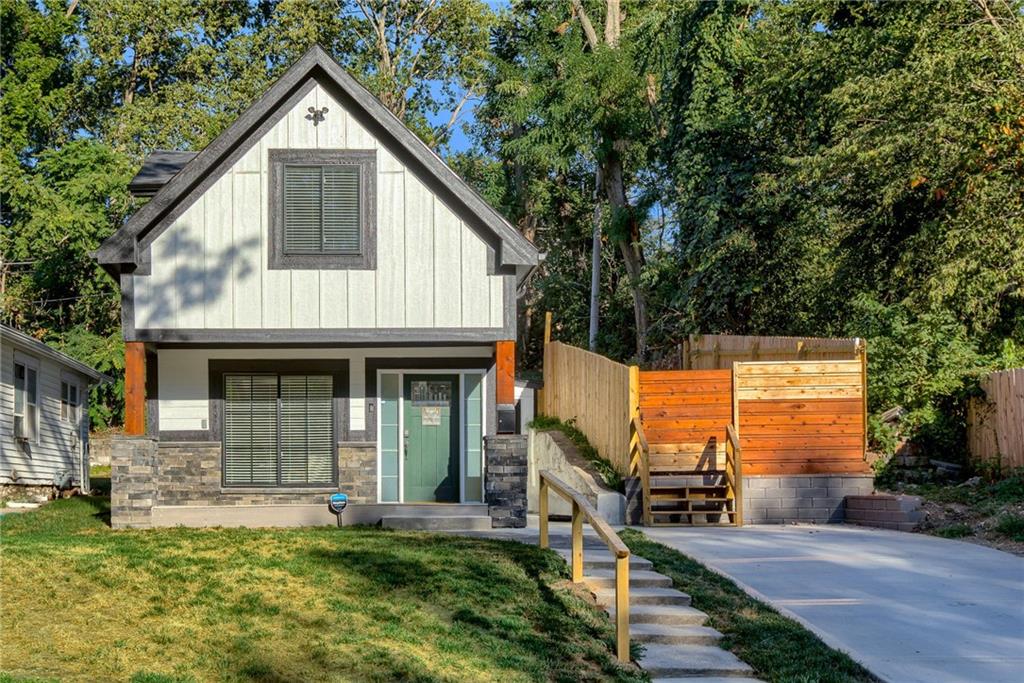 Listing Photo MLS #HMS2575036