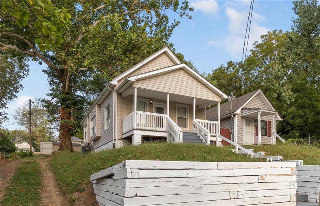 Listing Photo MLS #HMS2575428