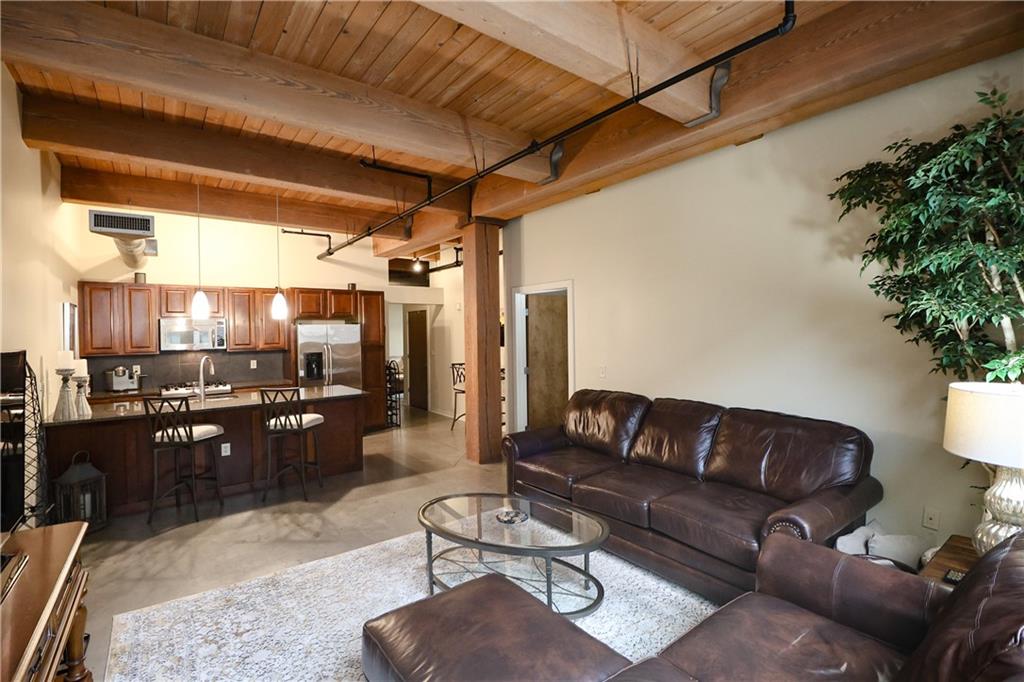 Listing Photo MLS #HMS2575749