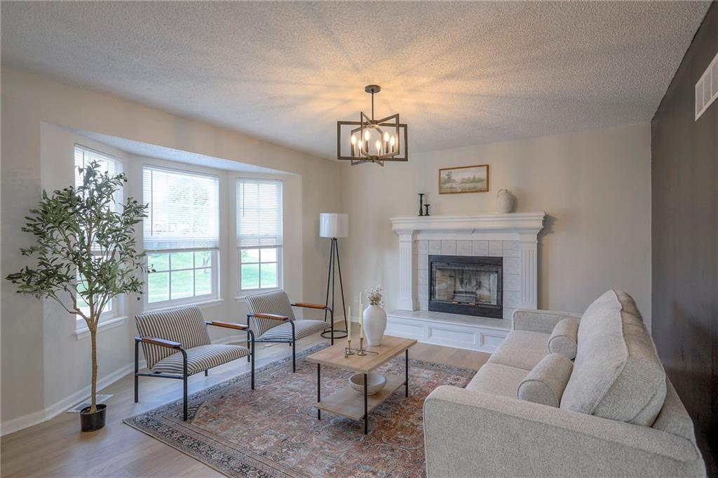 Listing Photo MLS #HMS2578898