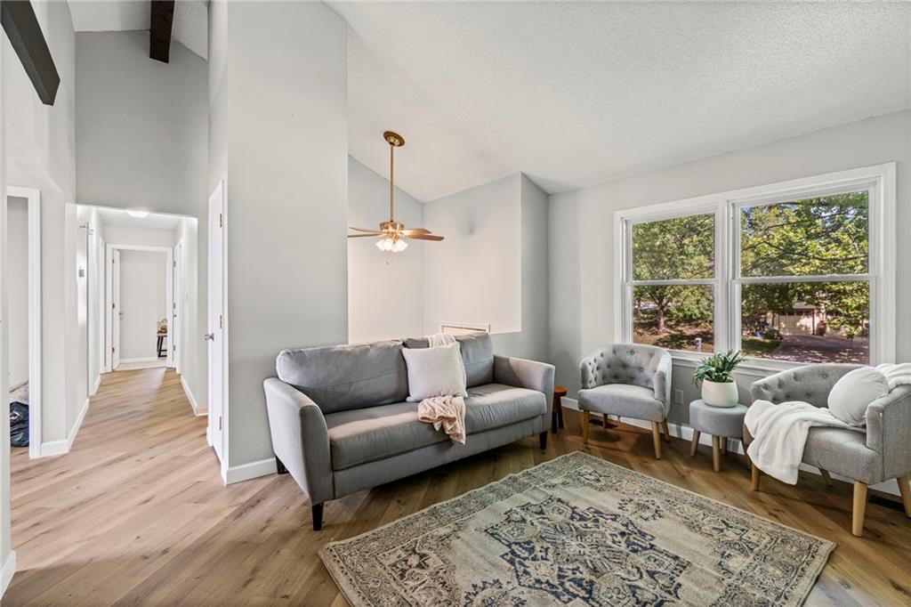 Listing Photo MLS #HMS2581392