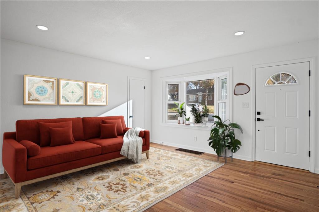 Listing Photo MLS #HMS2586684