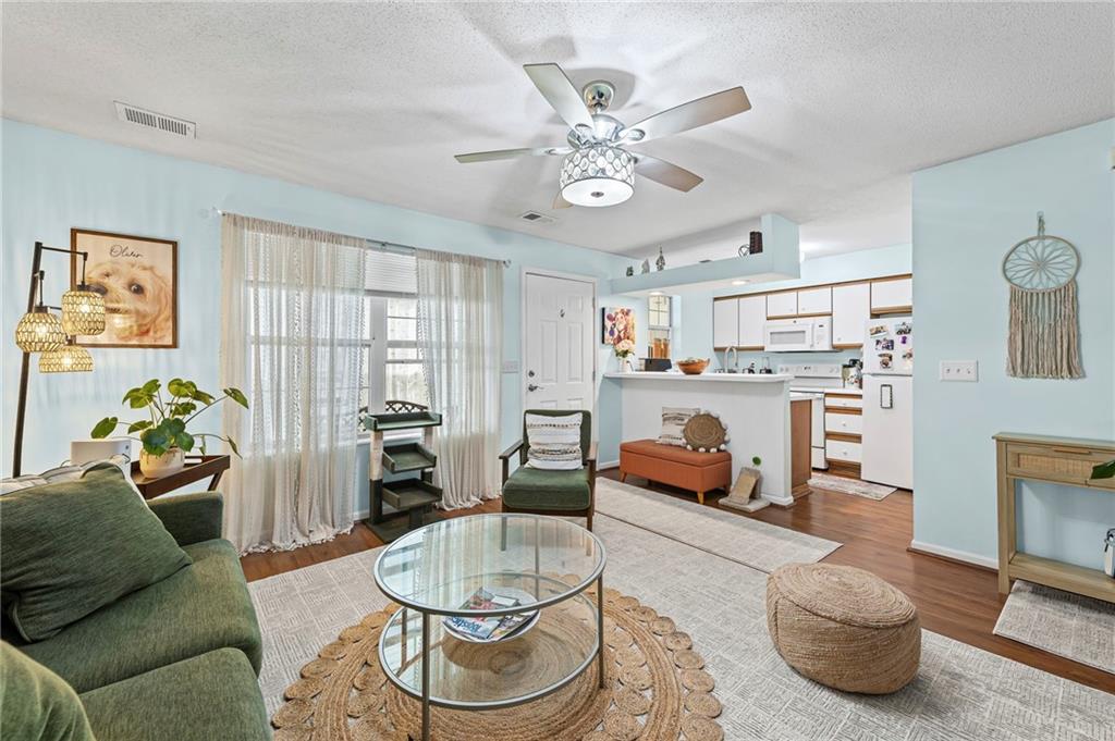 Listing Photo MLS #HMS2587214