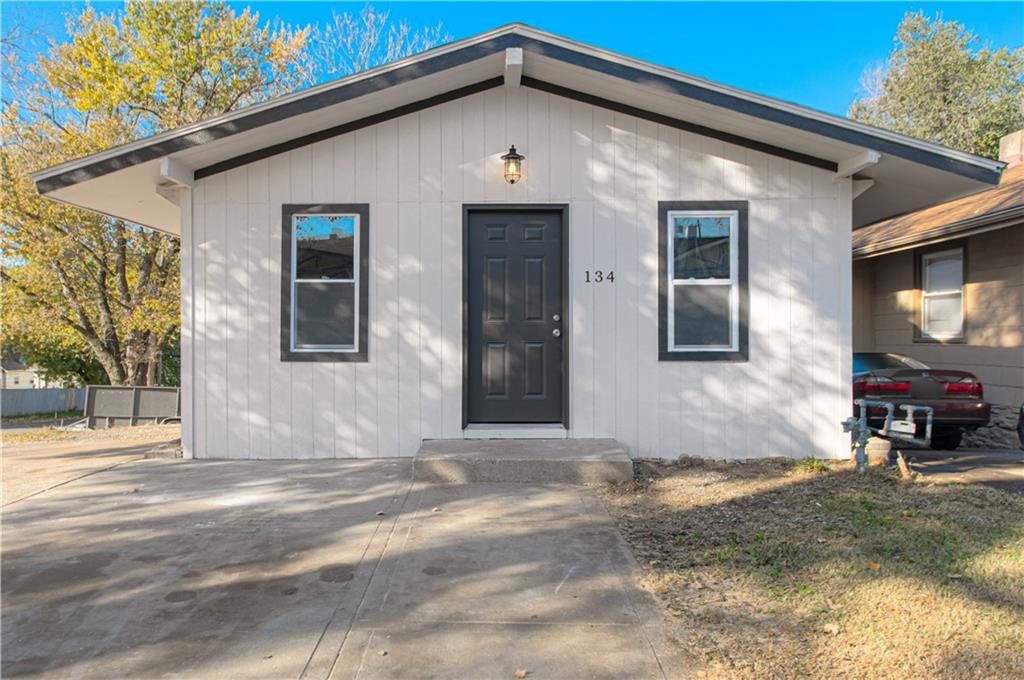 Listing Photo MLS #HMS2588223