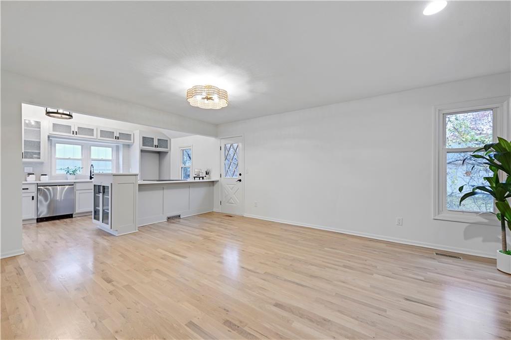 Listing Photo MLS #HMS2588373