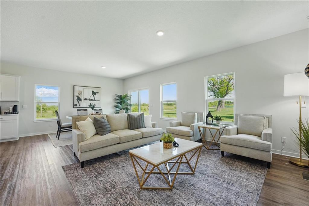 Listing Photo MLS #HMS2589354