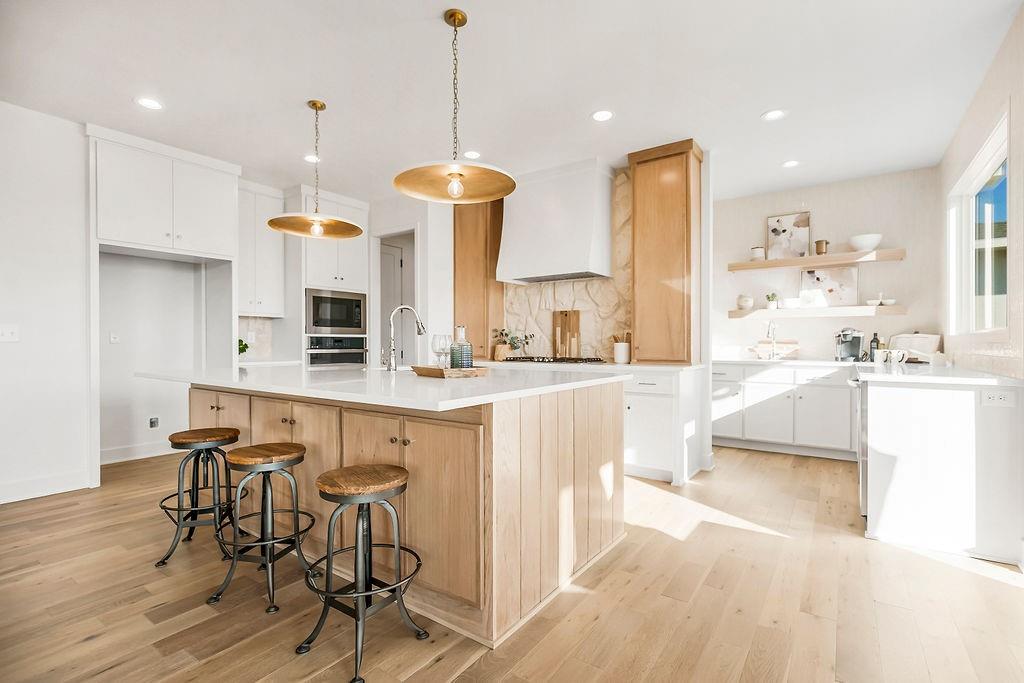 Listing Photo MLS #HMS2591975