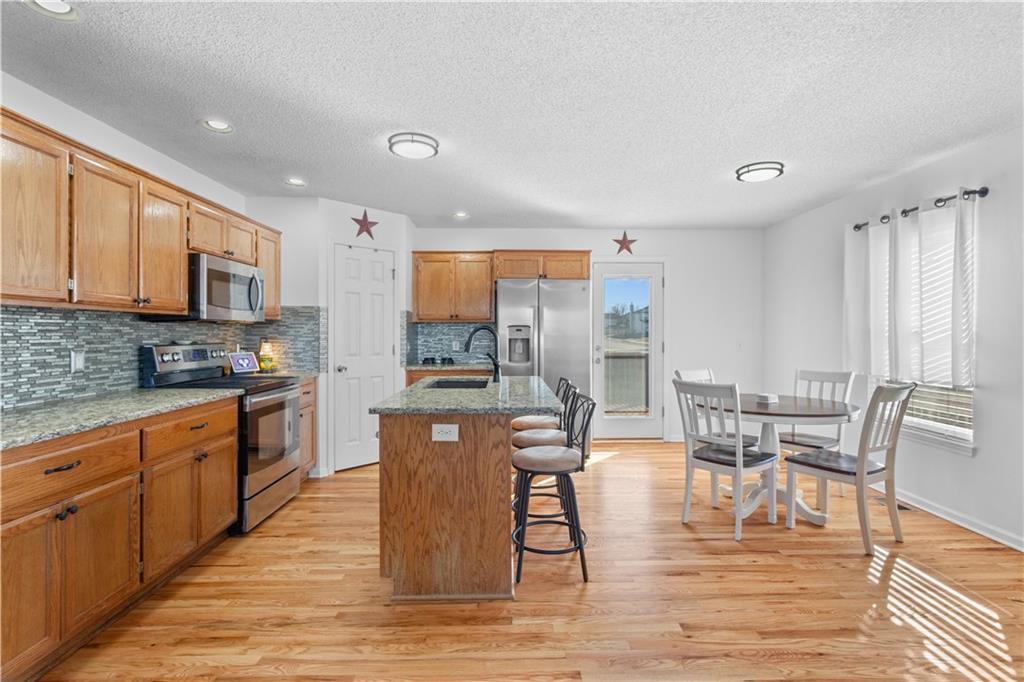 Listing Photo MLS #HMS2593099