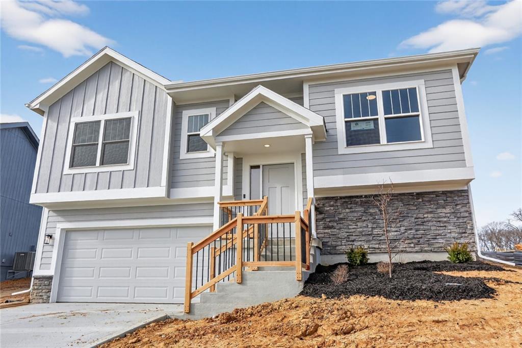 Listing Photo MLS #HMS2595145