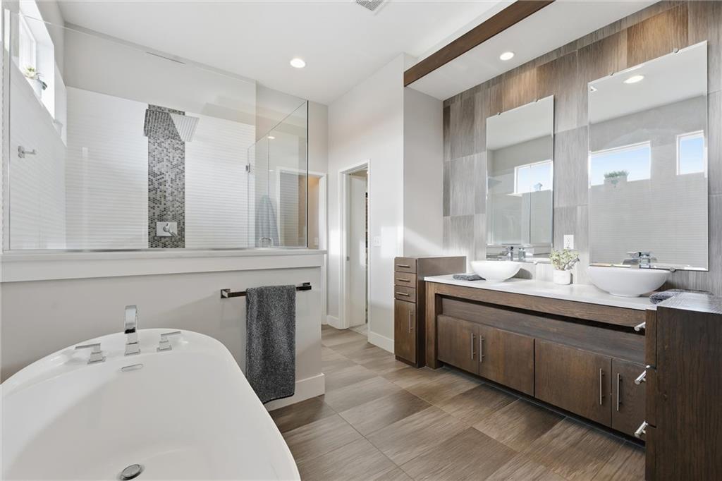 Listing Photo MLS #HMS2596110