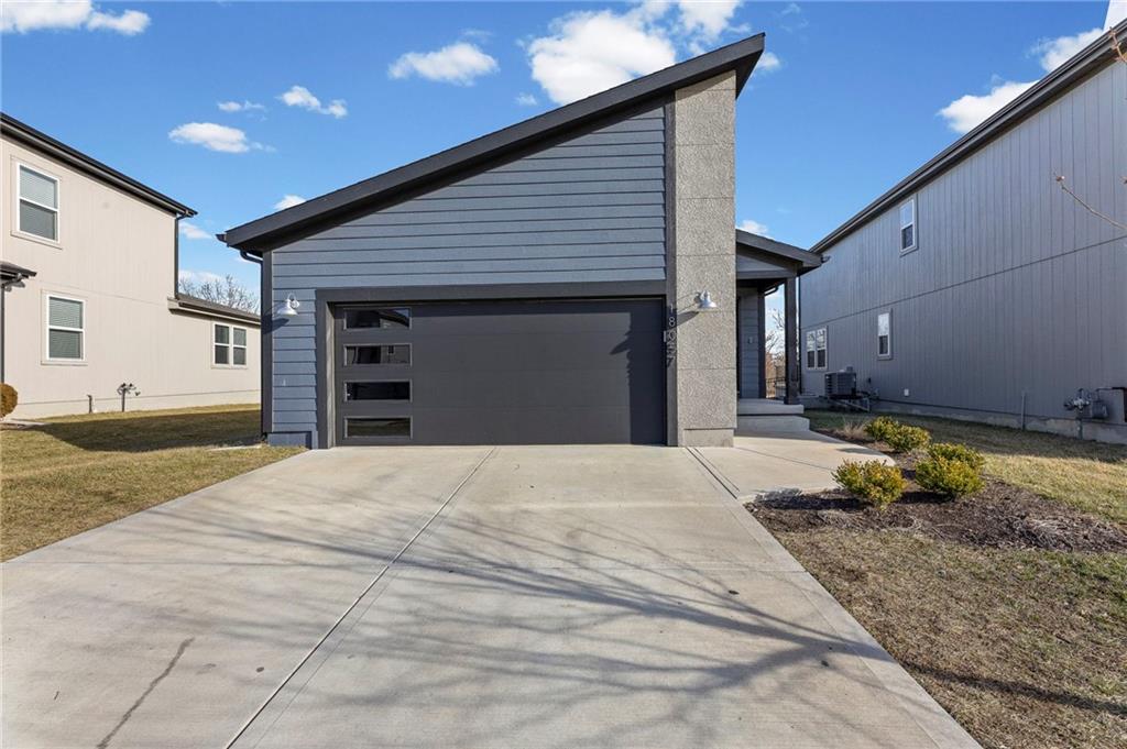 Listing Photo MLS #HMS2601607