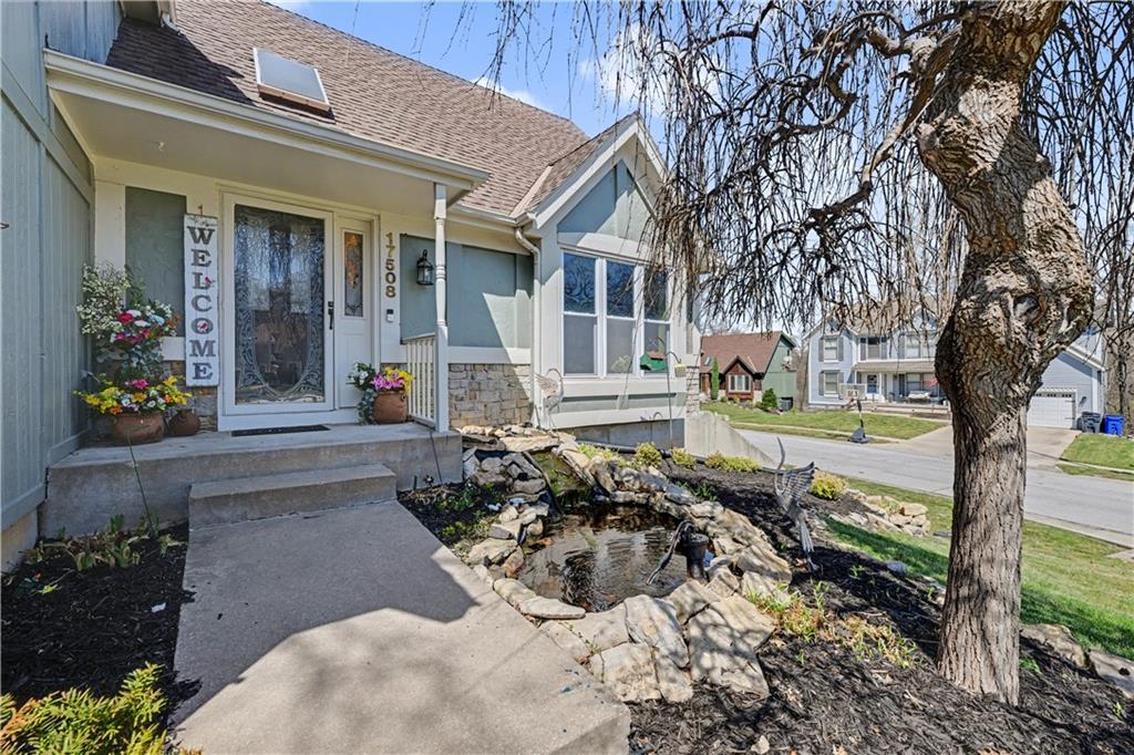 Listing Photo MLS #HMS2602798