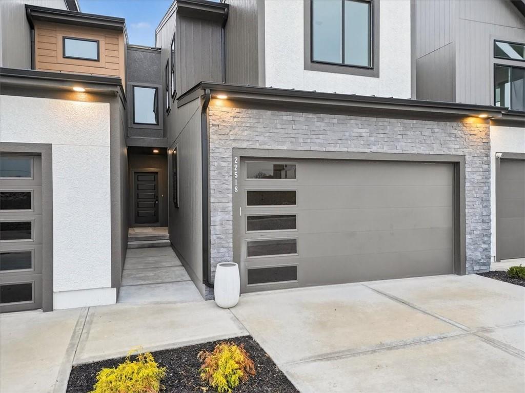 Listing Photo MLS #HMS2603352