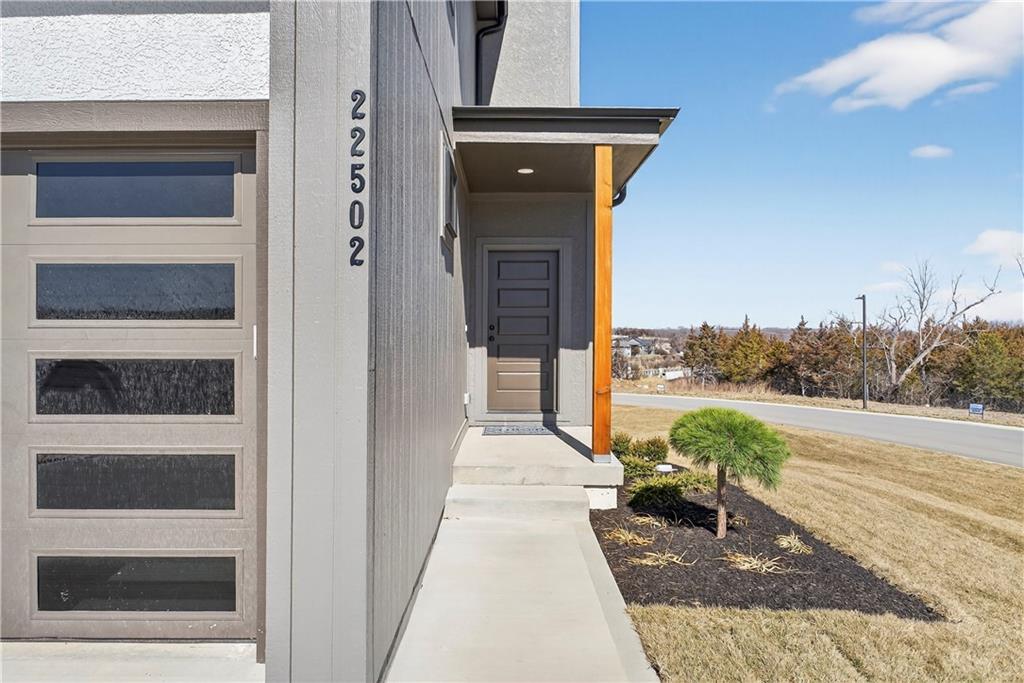 Listing Photo MLS #HMS2603354