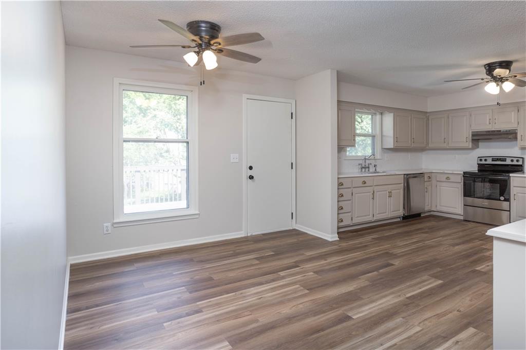 Listing Photo MLS #HMS2603818