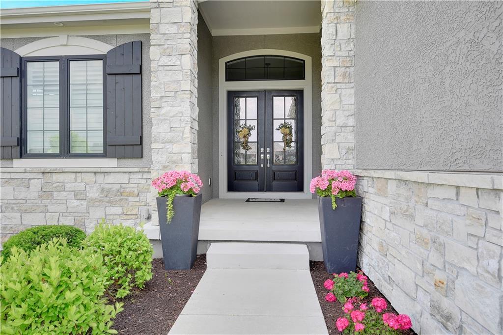 Listing Photo MLS #HMS2604423