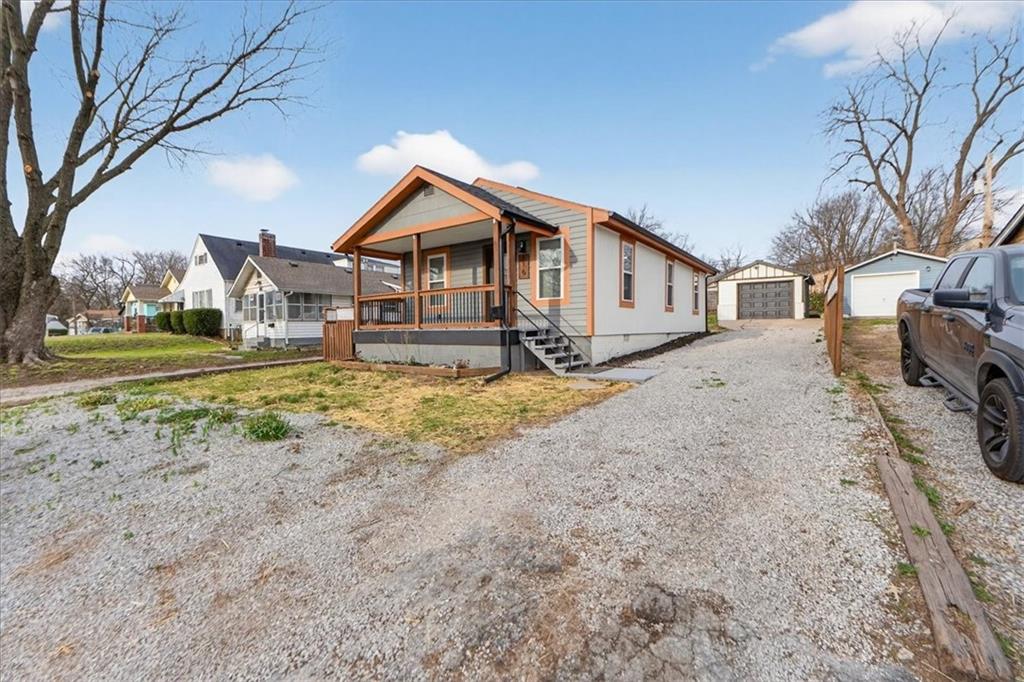 Listing Photo MLS #HMS2605372