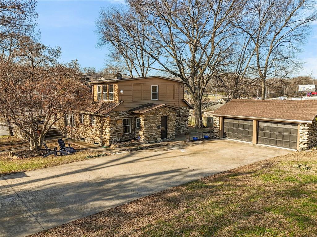 Listing Photo MLS #HMS2607155