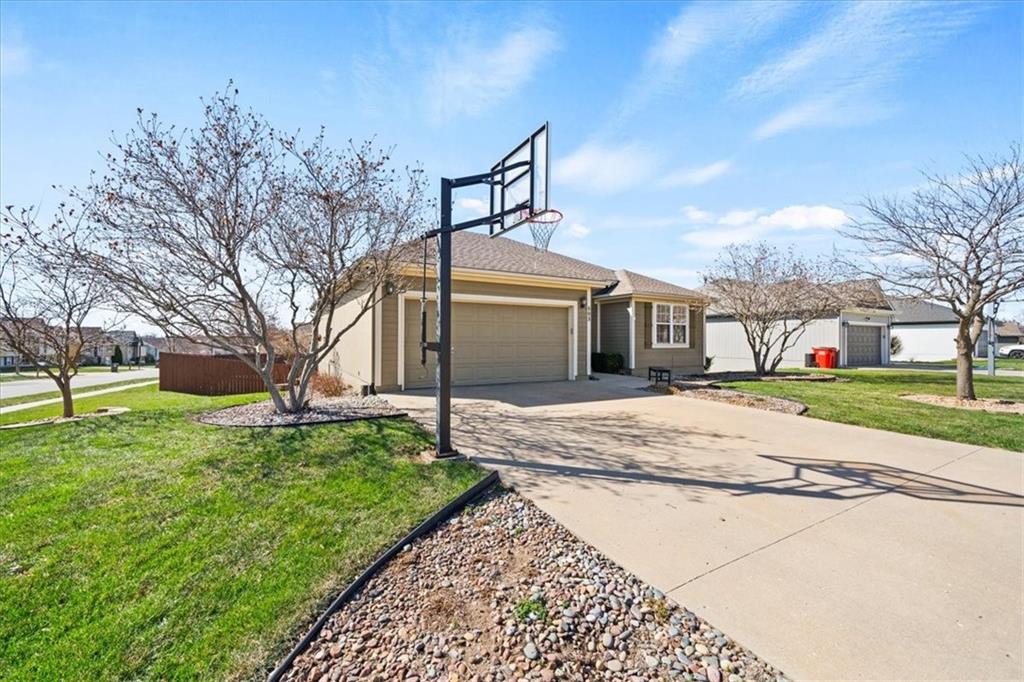 Listing Photo MLS #HMS2607648