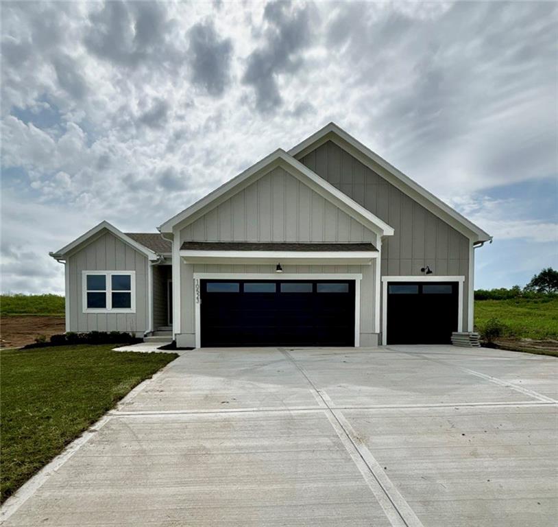 Listing Photo MLS #HMS2609128