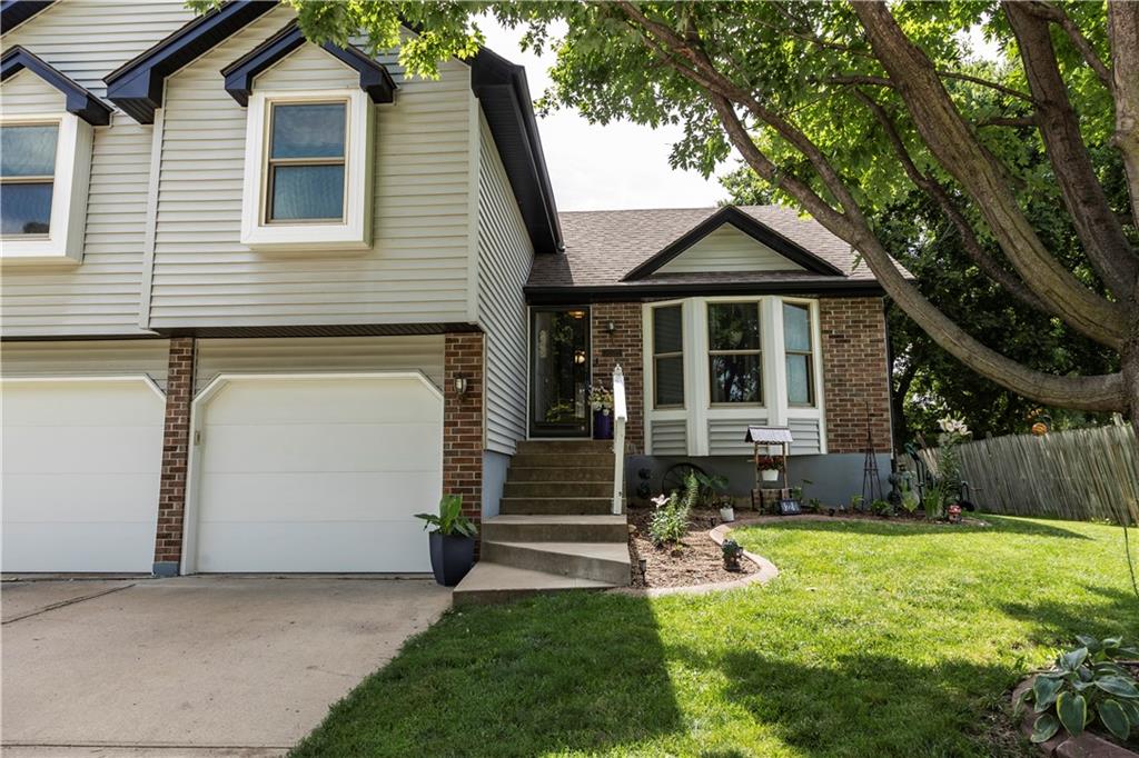 Listing Photo MLS #HMS2610296