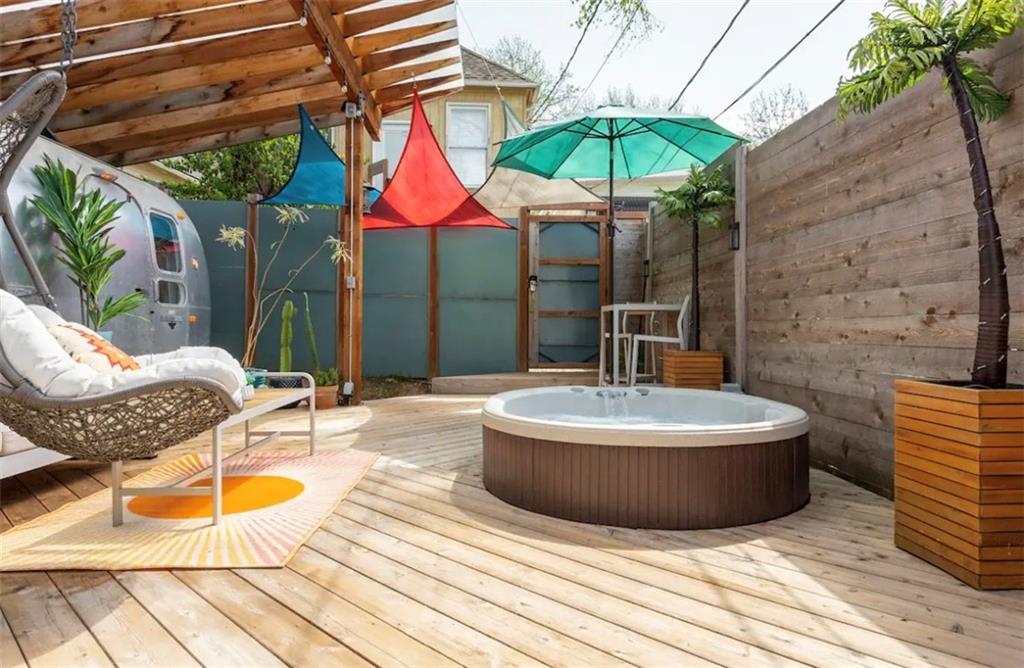 Listing Photo MLS #HMS2610422