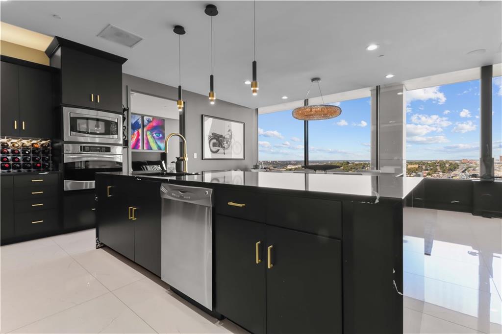 Listing Photo MLS #HMS2610433