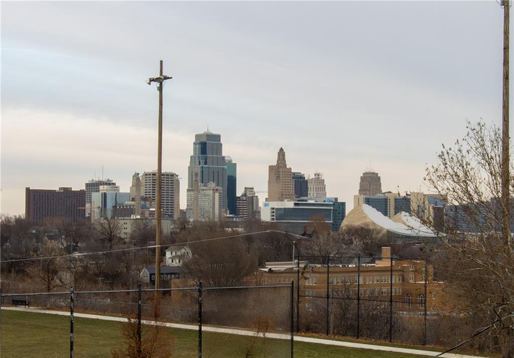 Listing Photo MLS #HMS2610436