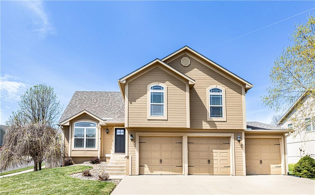 Listing Photo MLS #HMS2610555