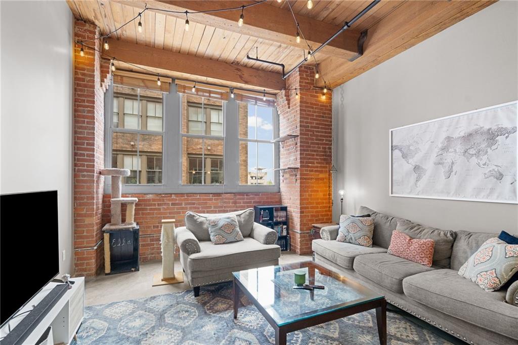 Listing Photo MLS #HMS2614640