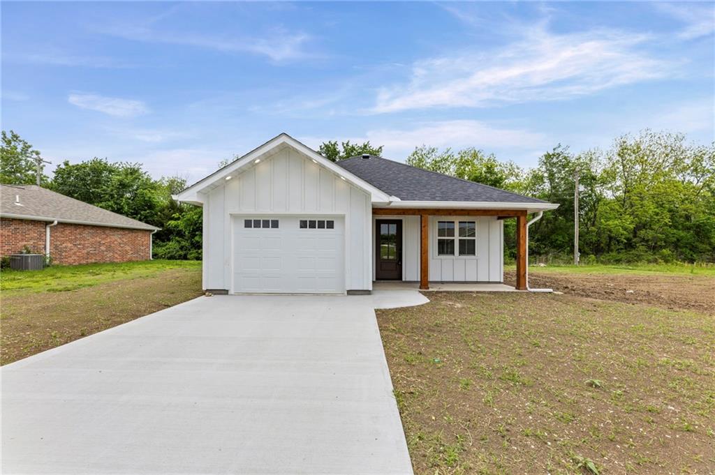 Listing Photo MLS #HMS2615402