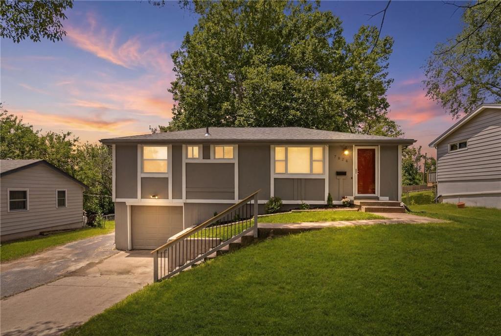 Listing Photo MLS #HMS2615927