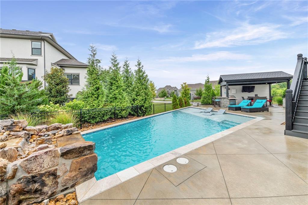 Listing Photo MLS #HMS2616244