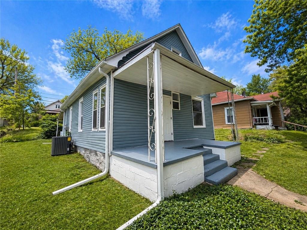 Listing Photo MLS #HMS2616305