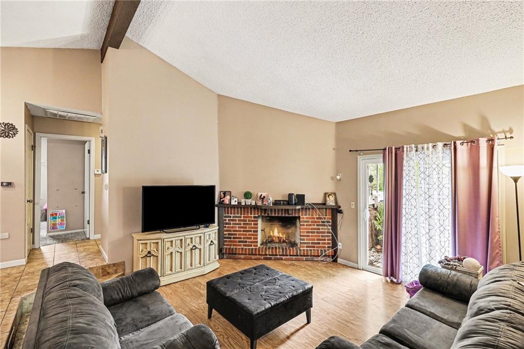 Listing Photo MLS #HMS2617302